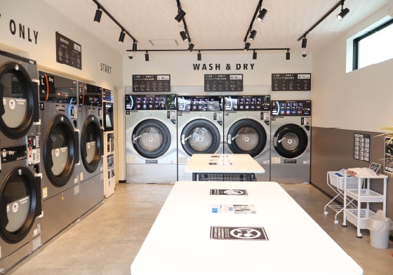 issen COIN LAUNDRY様　内観写真